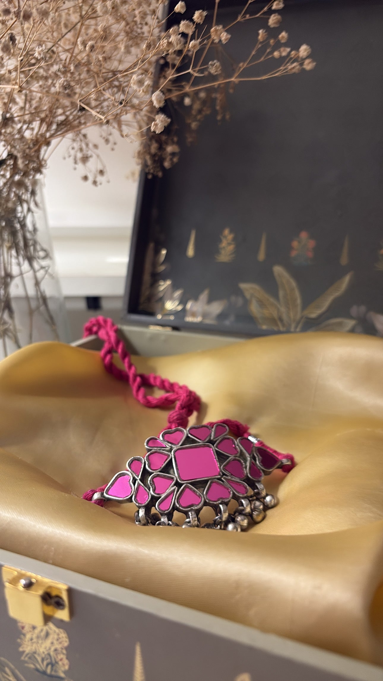 Iram Glass Choker/ Neckpiece