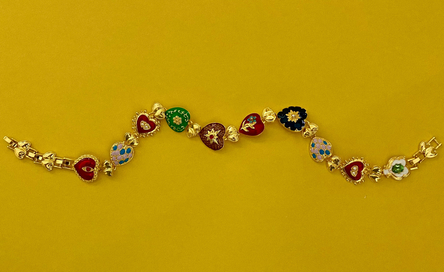 Cariño Charm Choker