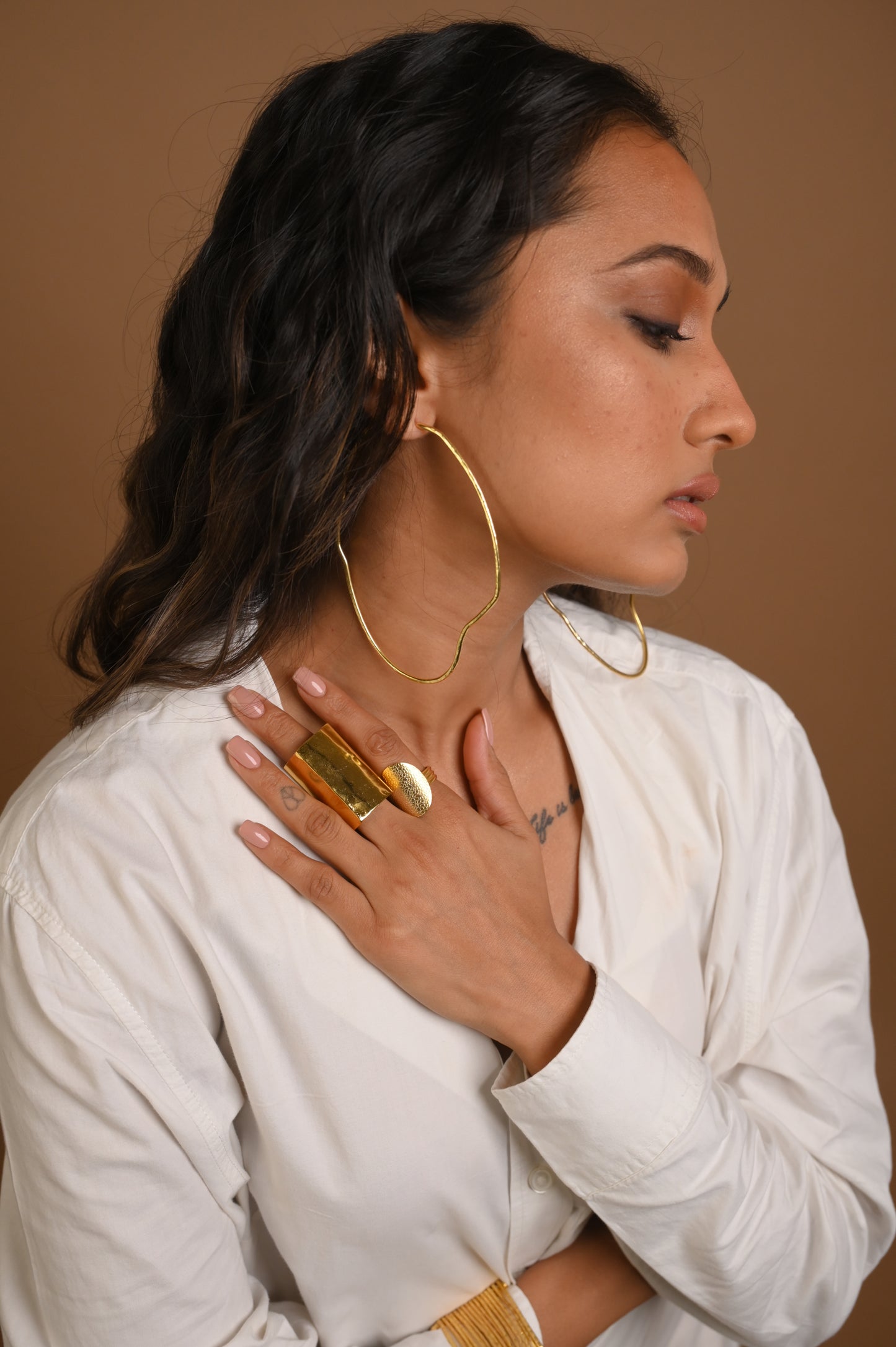 Curved Hoops in Gold