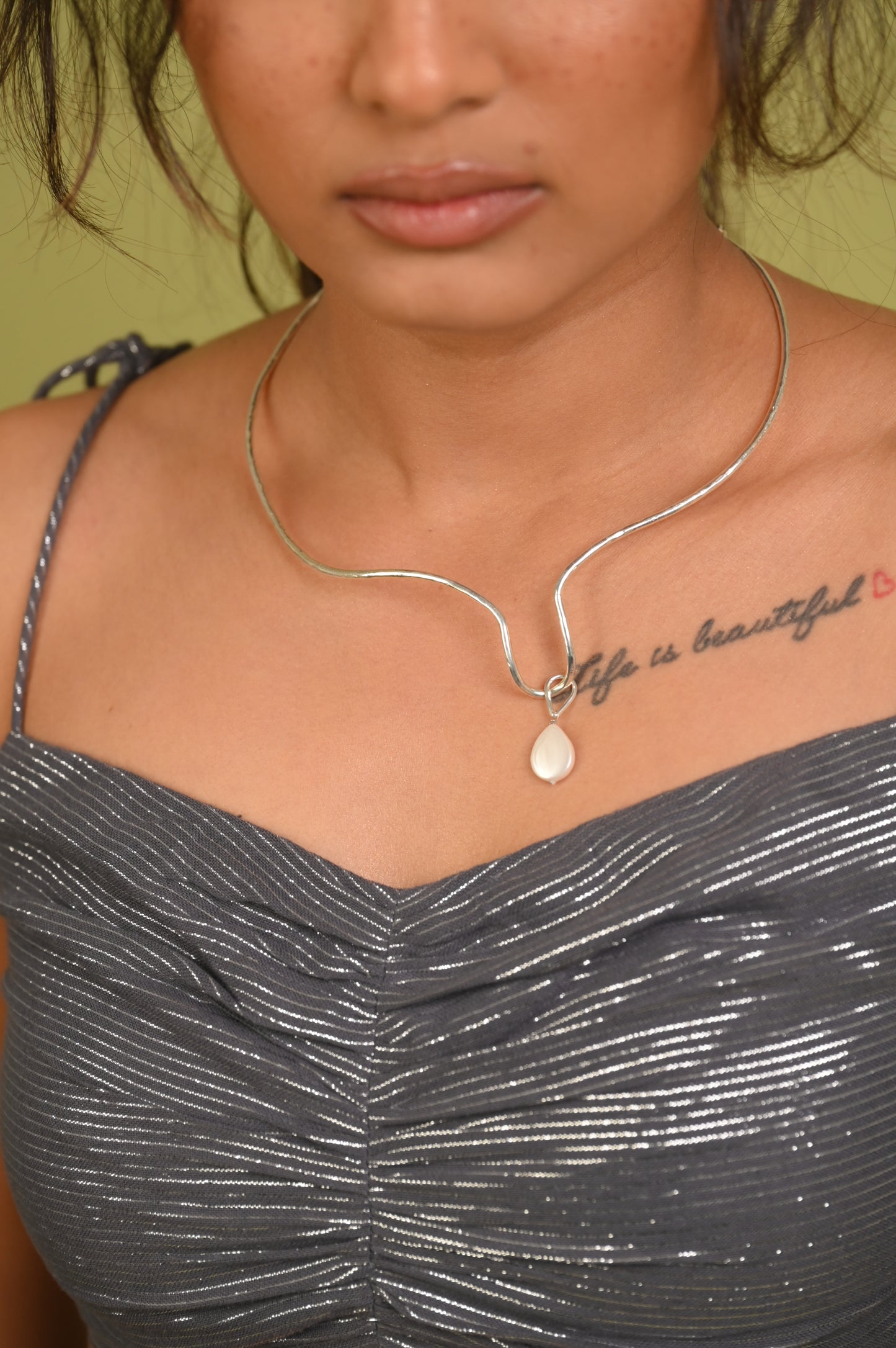 Skew Pearl Neckpiece - Silver