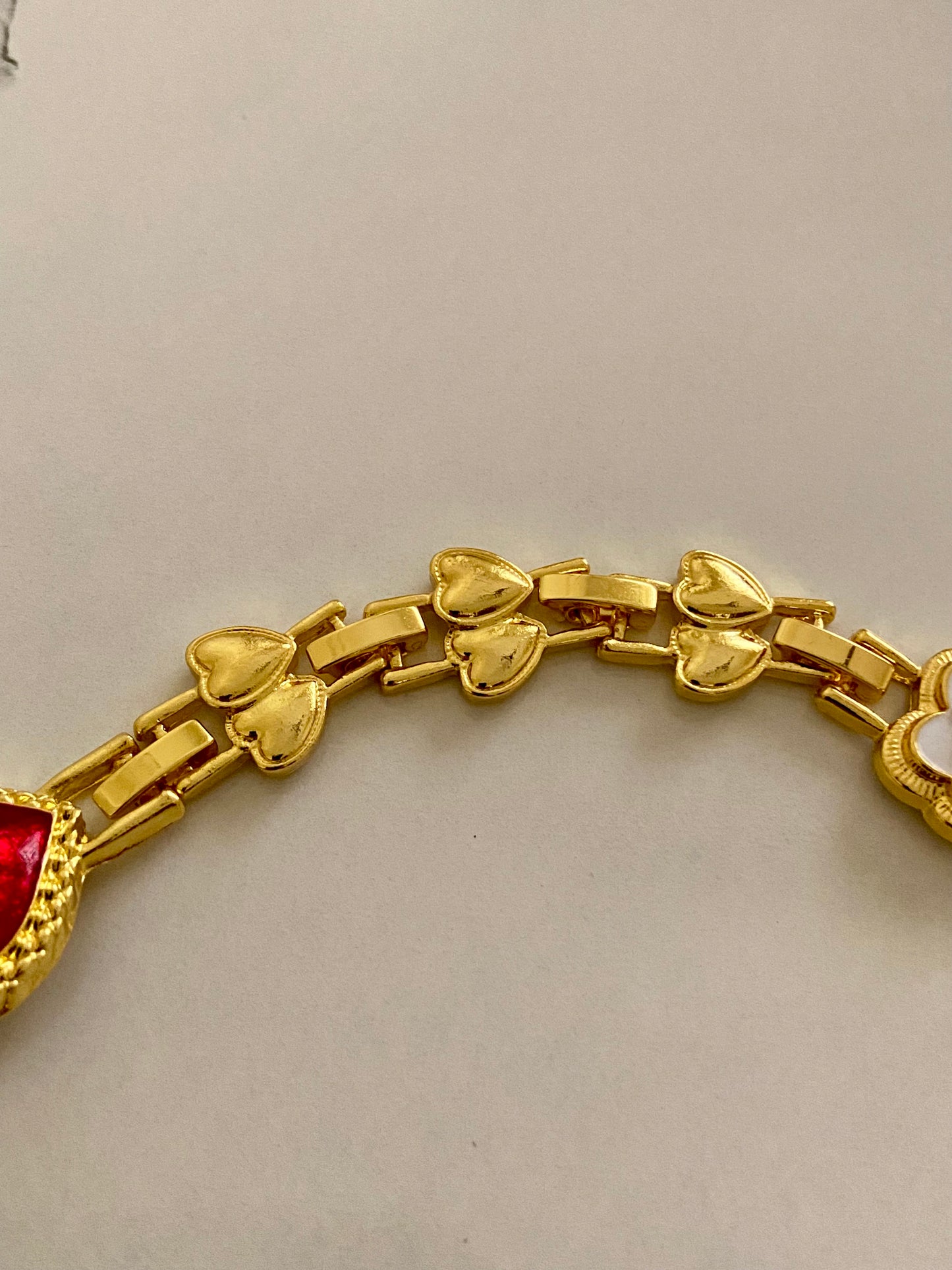 Cariño Charm Choker