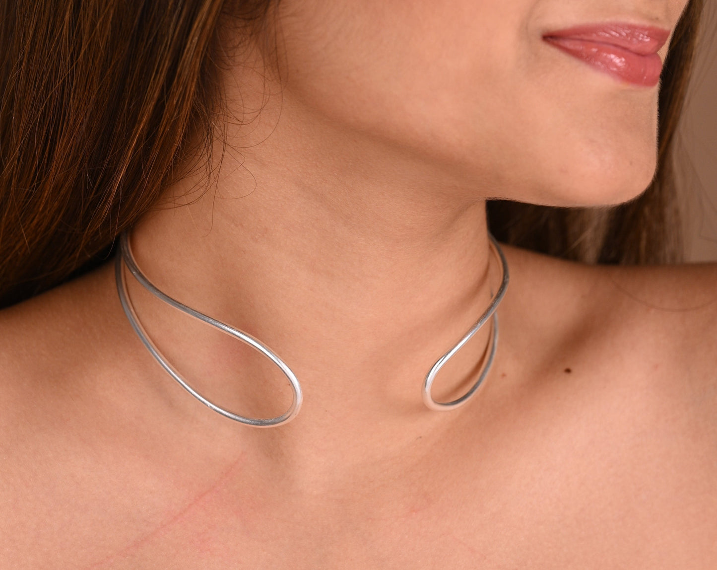 Theo Choker in Silver - A Stunning Piece of Silver Jewelry