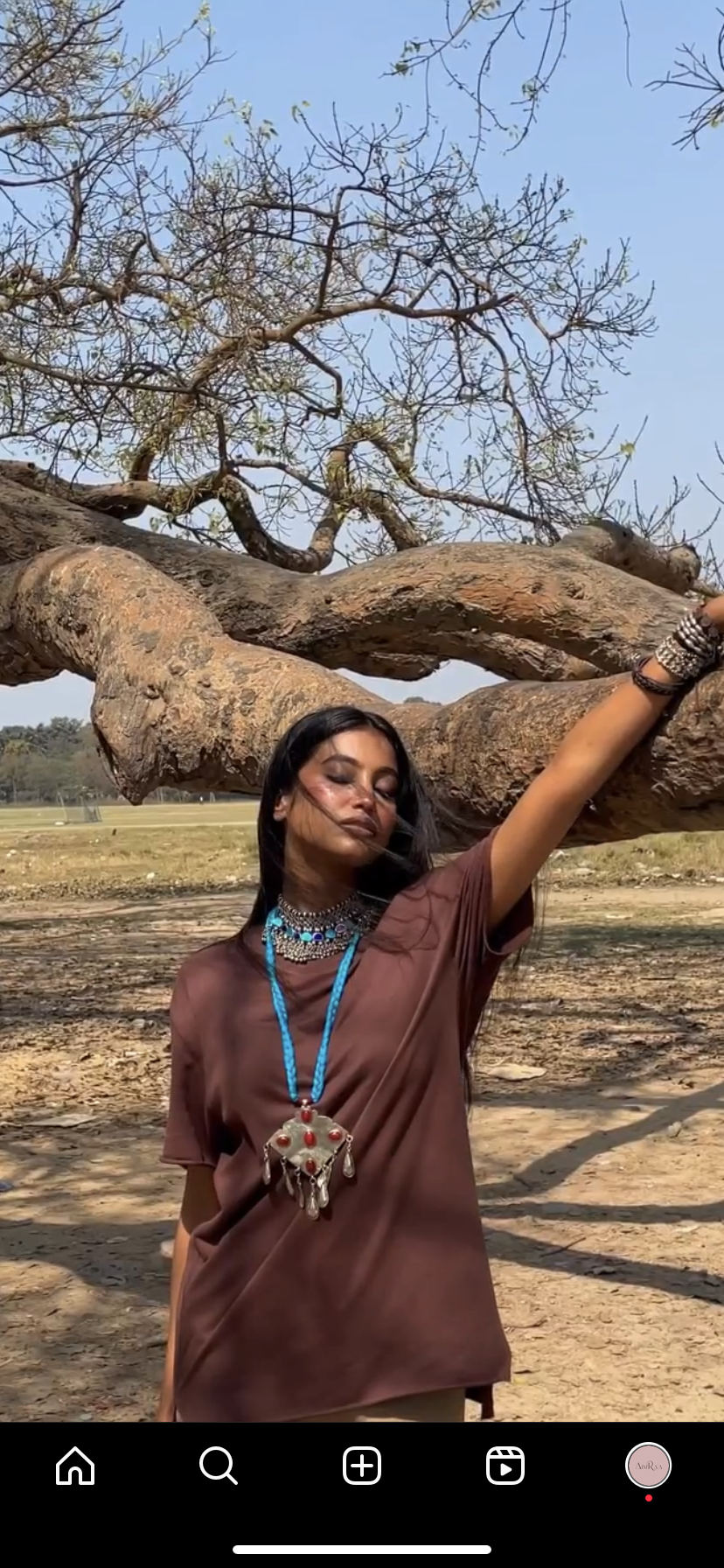 Shades of Blue Mawra Choker