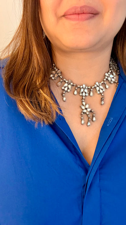 Ayra Plain White Glass Neckpiece