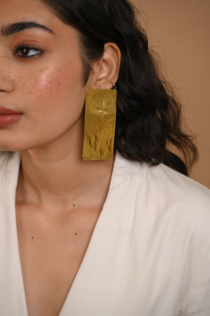 Colossal Earrings in Gold