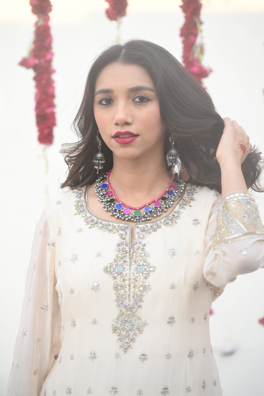 Naurah Mutlicolor Glass Neckpiece