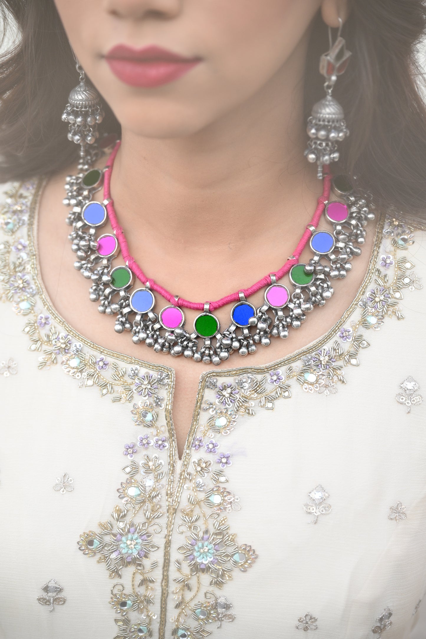Naurah Mutlicolor Glass Neckpiece