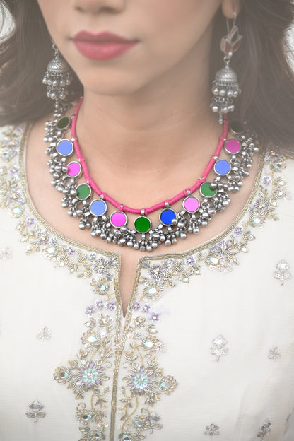 Naurah Mutlicolor Glass Neckpiece