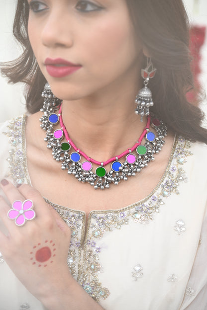 Naurah Mutlicolor Glass Neckpiece