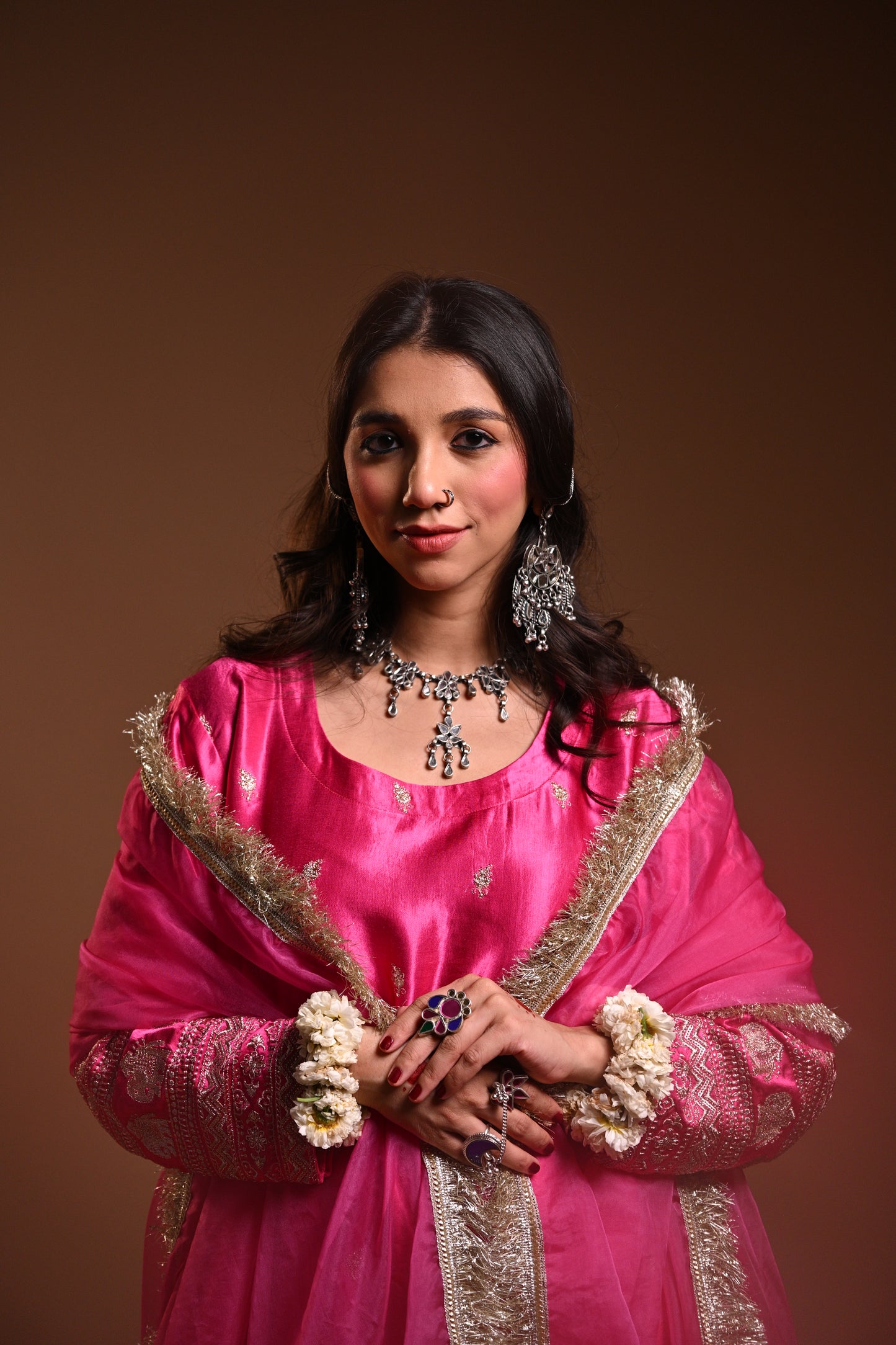 Ayra Plain White Glass Neckpiece