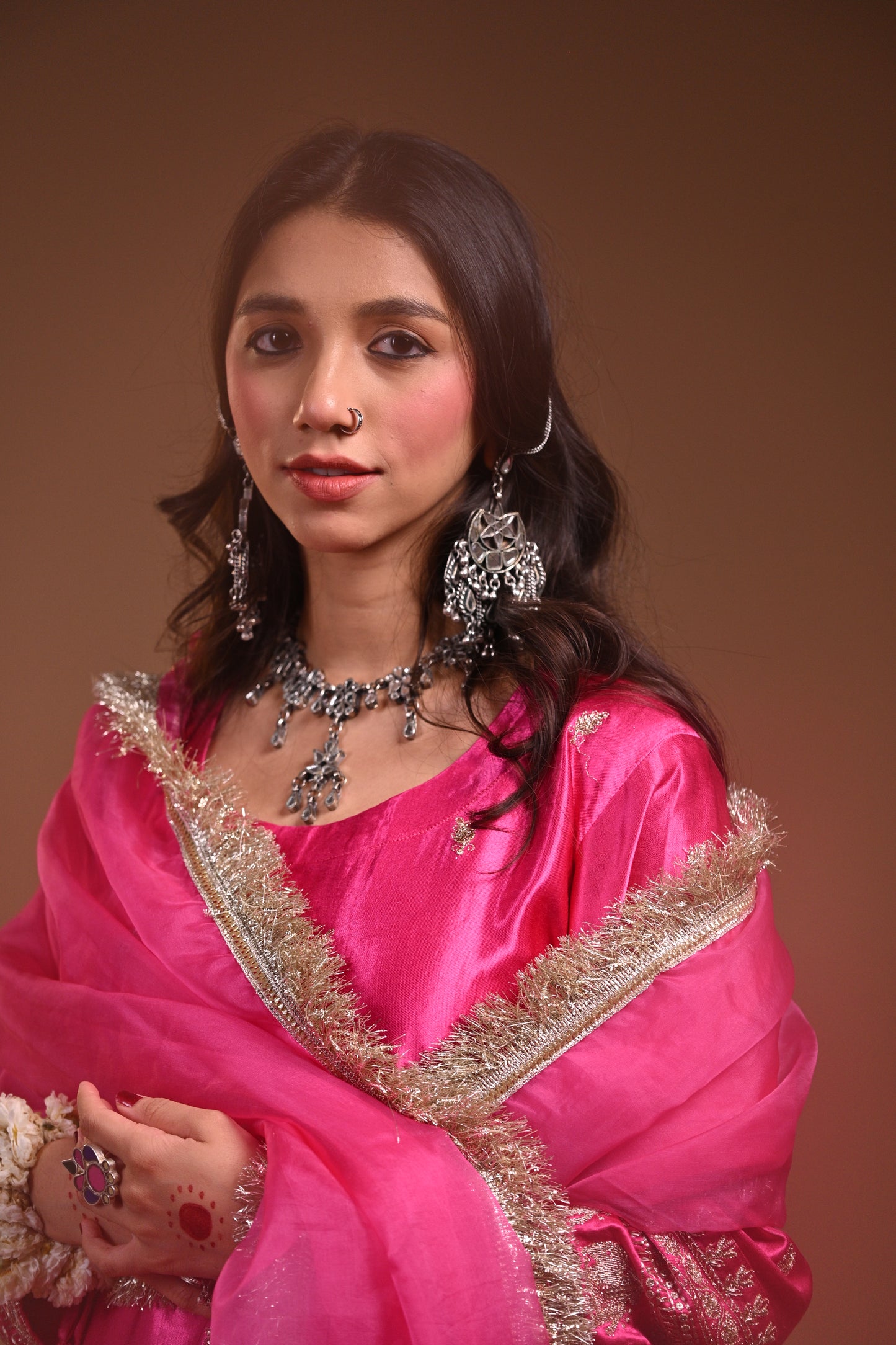 Ayra Plain White Glass Neckpiece