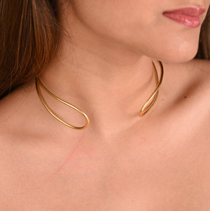 Theo Choker in Gold